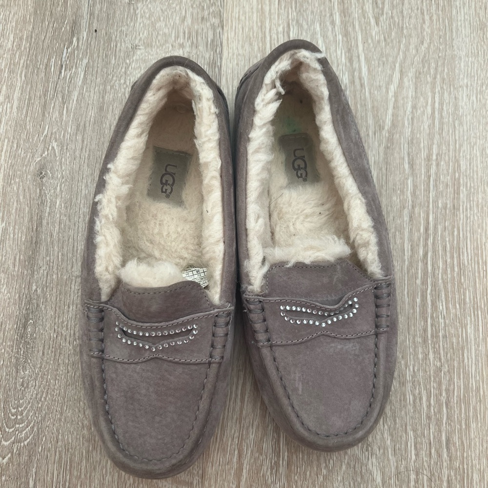 Women’s UGGS Moccasins Size 7 Grey/Taupe